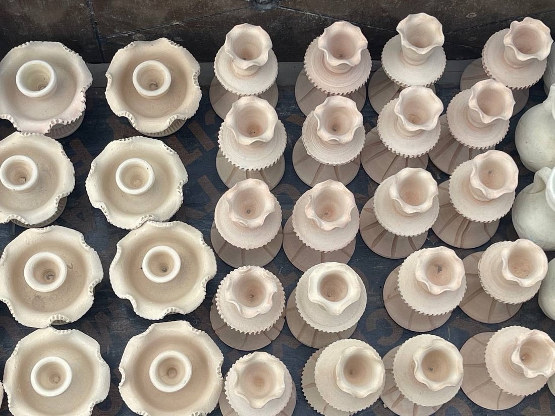 صور: نساء ديالى في سوق بعقوبة القديم وفاءً لنذر “زكريا” وطلباً للذرية