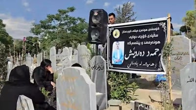 دواى ساڵێک بەسەر کۆچی ئەحمەد دەروێش كه‌س ئاوڕى له‌كه‌سوكاره‌كه‌ى نه‌داوه‌ته‌وه‌