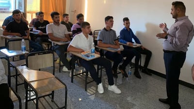 عرب جبور تعلم شبابها الصحافة والكمبيوتر.. الدورات مجانية في قاعة الهواشة (صور)