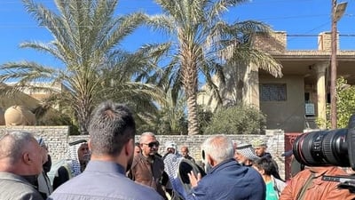 ديالى.. مياه آسنة تطوّق حي “بلور” وتظاهرة للأهالي تندد بالخدمات (صور)