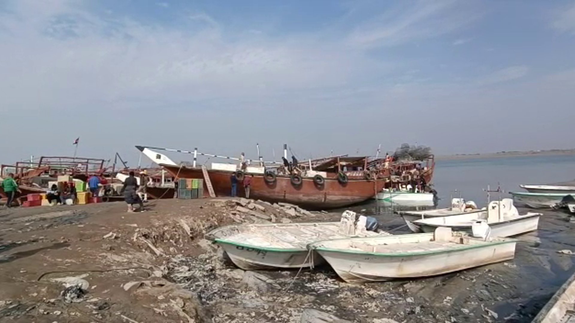 حالة بحر العراق: موج خفيف إلى معتدل وجوٌ صحوٌ تتخلله بعض الغيوم