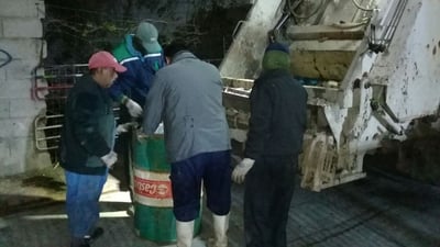 صور: ألتون كوبري تنظف شوارعها ليلاً وتتفرغ للصوم في النهار