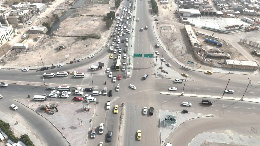 البصرة تتنفس “قليلاً”.. أول صور من الافتتاح المبكر لجسر الكزيزة قبل اكتماله