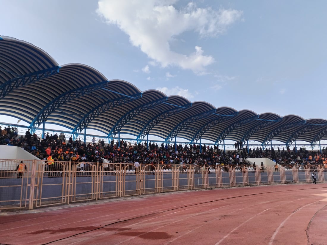 صور: الحلبوسي وكاساس وآلاف الجماهير خلال مباراة انتهت بالتعادل بين الكرمة والزوراء