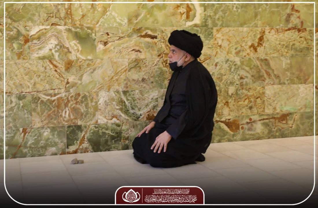 صور: النجف قبل قليل.. الصدر في مرقد والده والأنصار يحتشدون