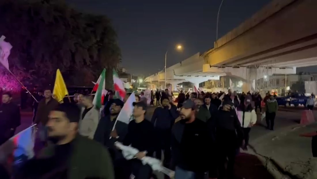 Hundreds protest near US Embassy in Baghdad as crowds push toward Green Zone