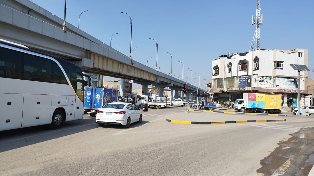 انخفضت الحوادث 80%.. إشارات المرور دخلت الخدمة في مجسر الأم وسط الحلة (صور)