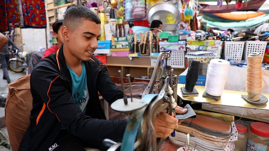 صور: سوق الديوانية مليء بعمالة الأطفال.. الأرخص والأفقر