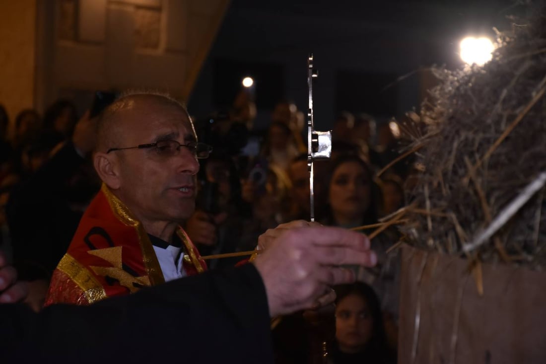 الحمدانية قبل قليل: قداس الميلاد حزين في كنيسة مار بهنام باستذكار فاجعة العرس