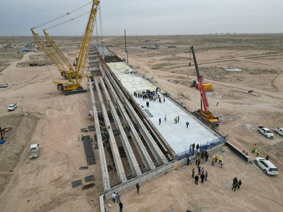 صور من الطريق الرابط بين ميناء الفاو ومشروع التنمية.. نسبة الإنجاز بلغت 73%
