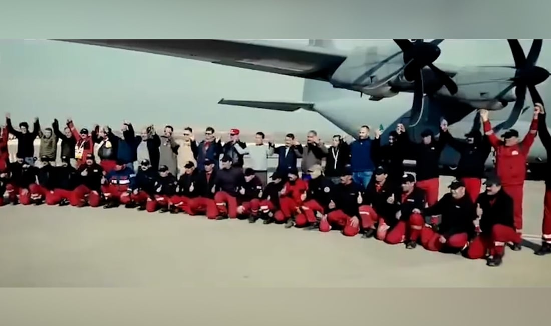 طيار عراقي ينشر بألم عن قصف الفصائل طائرة النقل العسكري