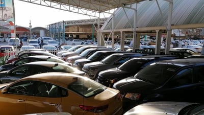 عدم الدقة في كشوفات ضرر السيارة يدفع زبائن النجف للتردد في الوارد الأميركي