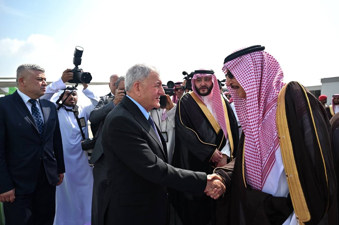 أمير سعودي يفاجئ رئيس الجمهورية بتقرير كتبه رشيد عندما كان يعمل في جازان (صور)