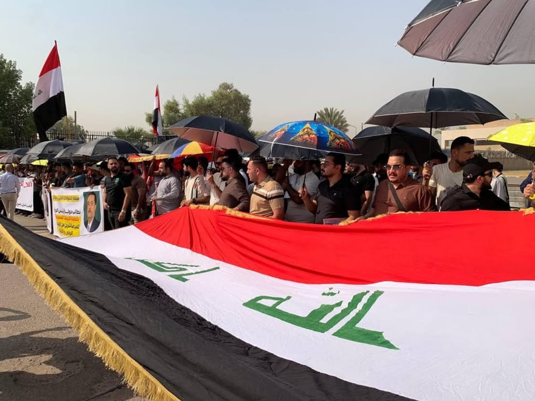 تظاهرة المظلات تغلق طريق مجلس الخدمة الاتحادي: لا للازدواج الوظيفي (فيديو)