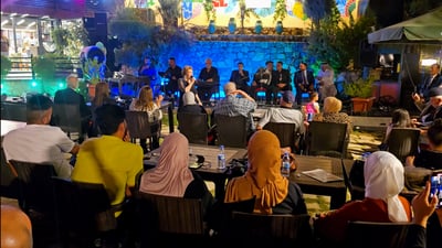 فيديو: أمل خضير غنت حتى الفجر.. وجع ضحايا الحرب و”أحاول أنسى”