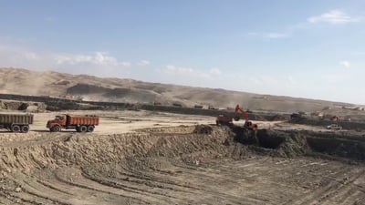 ديالى تخزن السيول الايرانية.. الأمطار لم توقف العمل في سد مندلي (صور)