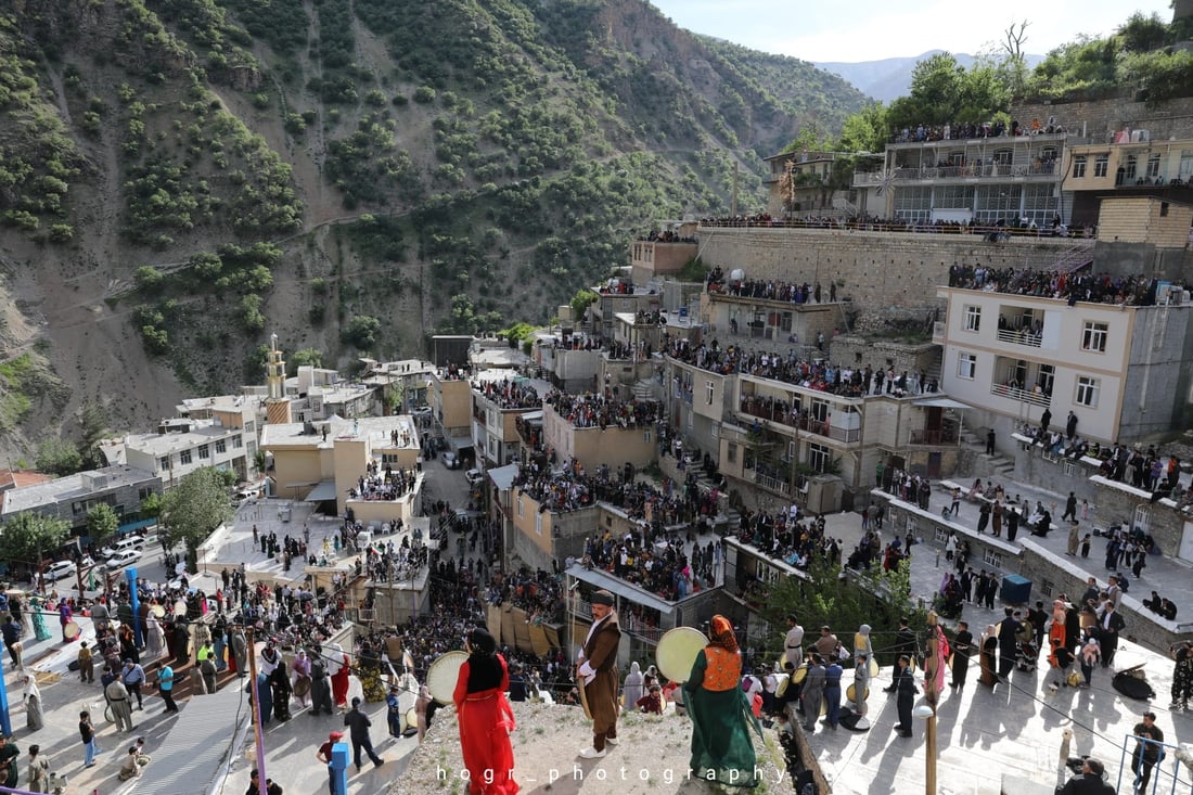 سێ رۆژە لە پاوە دەنگی دەف و دەهۆڵ دێت