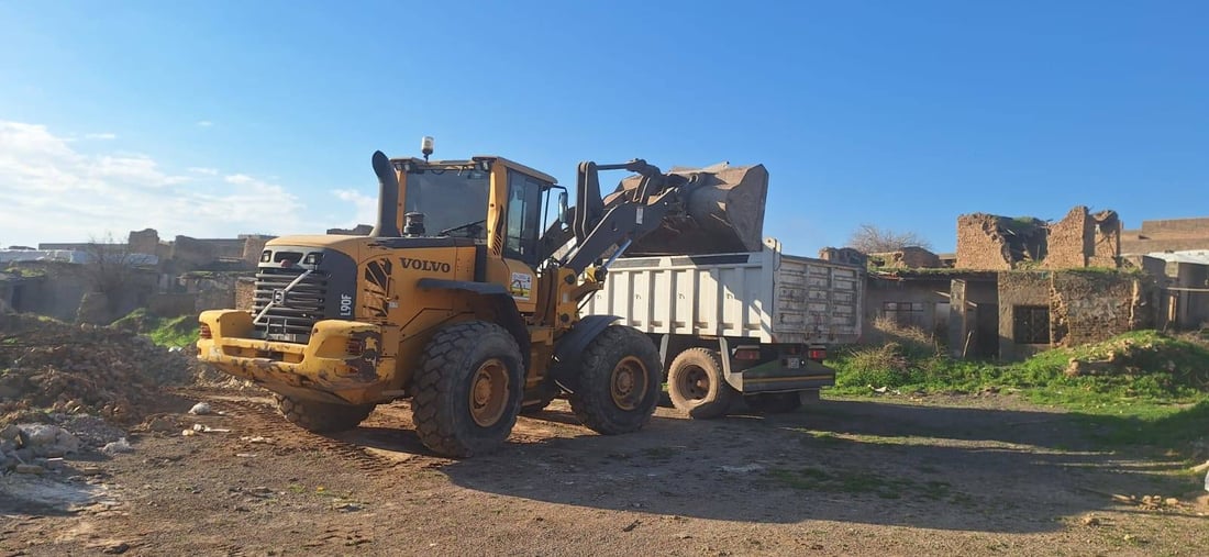 زبڵ و خاشاکی ناو قەڵا کۆکرایەوە و گواسترایەوە بۆ کانی قرژاڵە