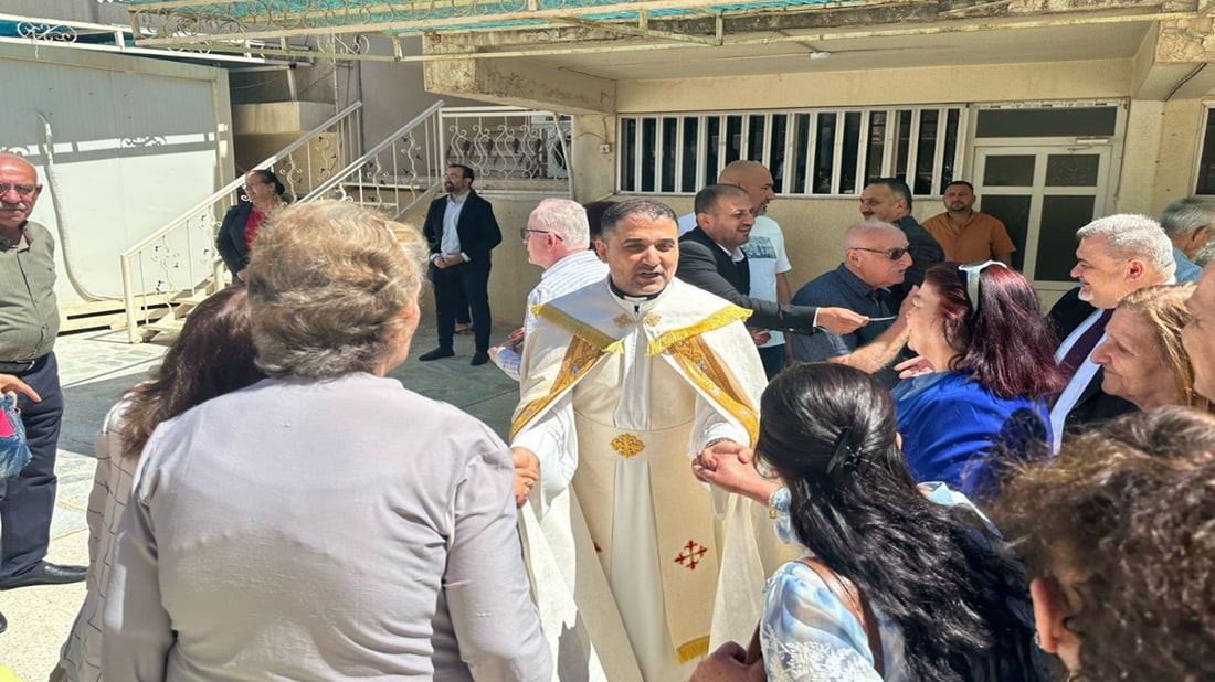 پاش 18 ساڵ گەڕایەوە کەرکوک و بوو بە قەشە