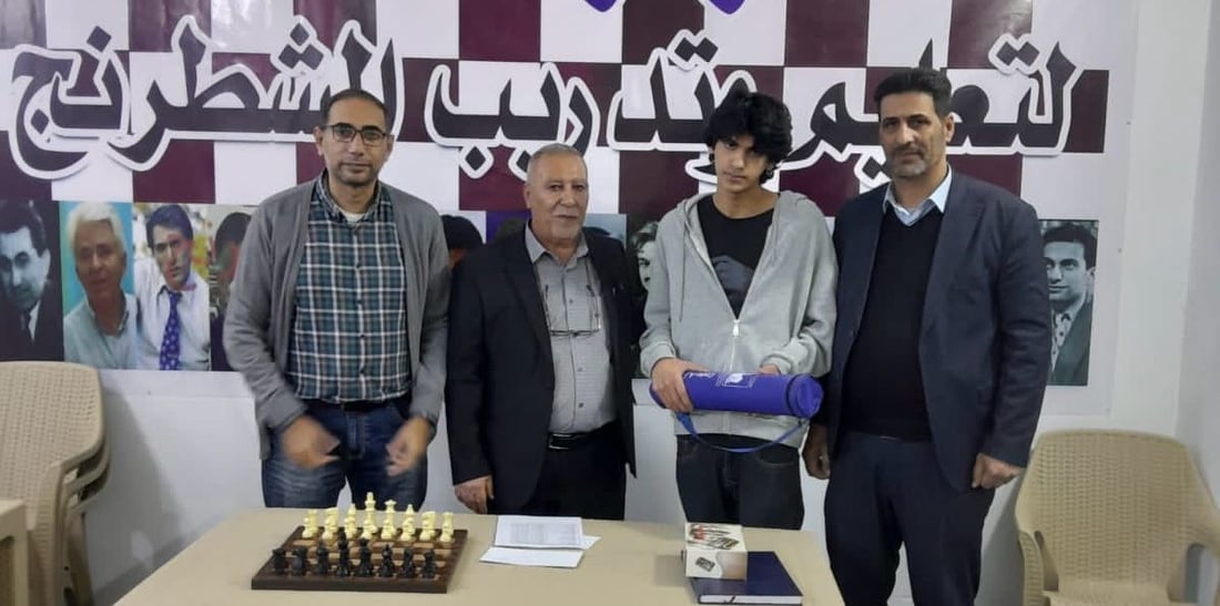 مركز في حي القاهرة يدرّب الشطرنج ويحتفي بعيد الجيش على الطريقة السويسرية (صور)