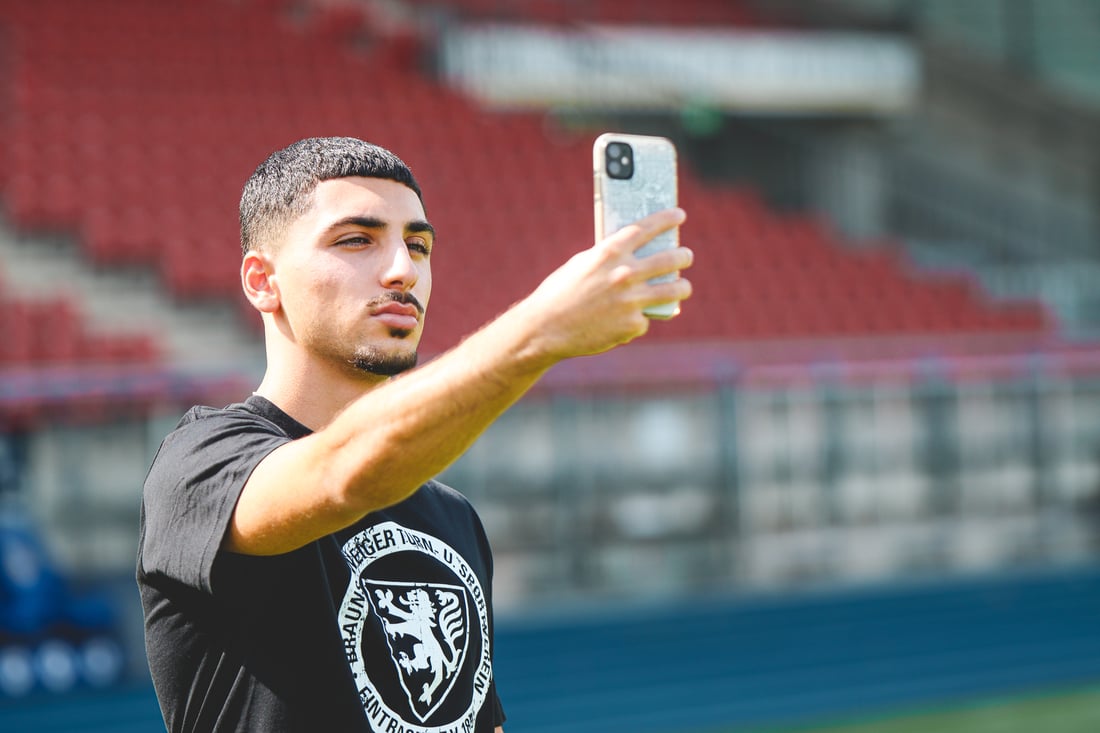 كوڕه‌ كوردێك په‌یوه‌ندی به‌ خولی ئه‌ڵمانیاوه‌ كرد