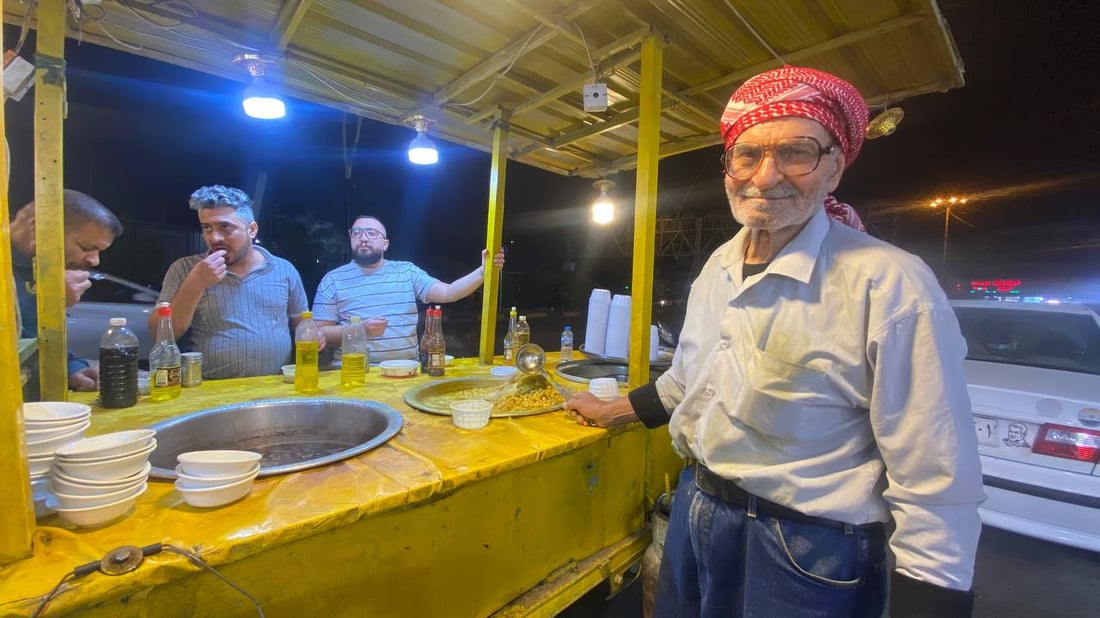تنام بغداد وهي لا تنام.. الكسرة تجبر “فالح أبو العمبة” على السهر حتى الصباح (صور)