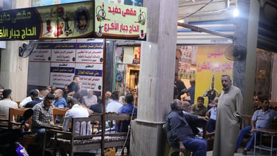 60 عاماً من ذاكرة الناس.. هدم سراي الكوت القديم لكن مقهى “جبار الأكرع” لا يستسلم