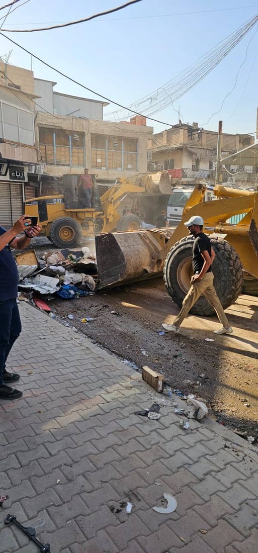 صور: بلدية المنصور تزيل 100 كشك متجاوز في سوق سهام العبيدي لمنع الكوارث وفتح الطرق