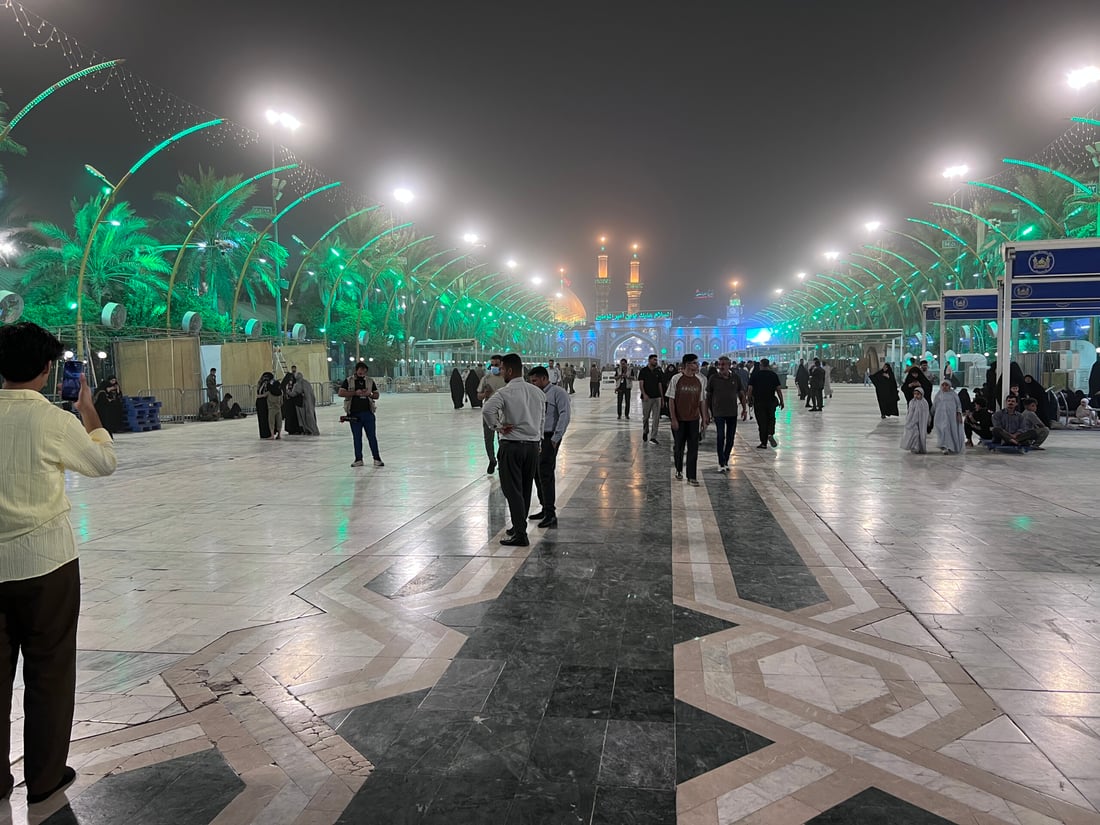 تحذير للزائرين.. عاصفة ترابية تضرب مرقدي الإمامين الحسين والعباس
