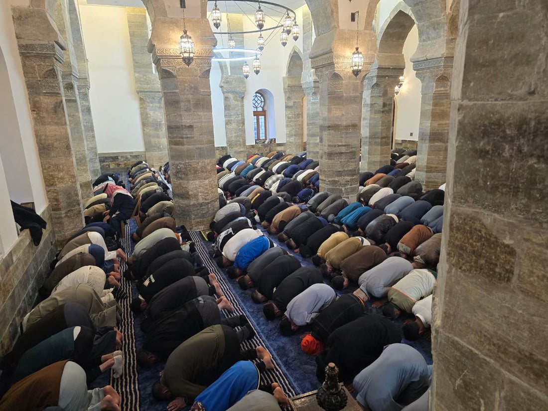 جامع النوري الكبير في الموصل يقيم أول صلاة عيد بعد إعادة إعماره