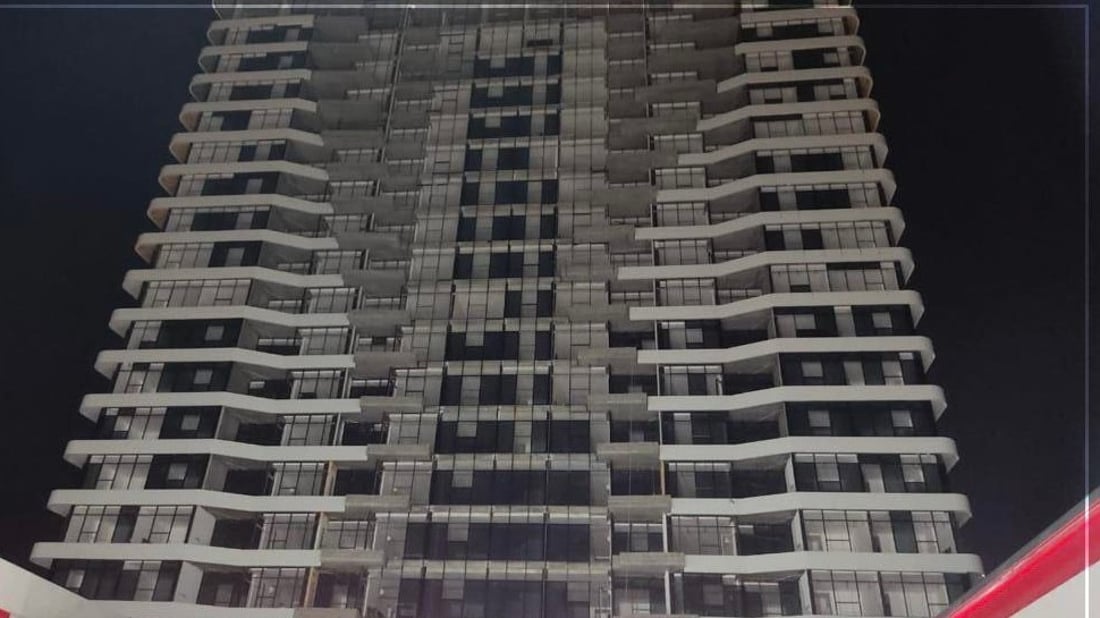 سقطا من أعلى المبنى.. مصرع عامل إيراني وإصابة آخر قرب مطار أربيل