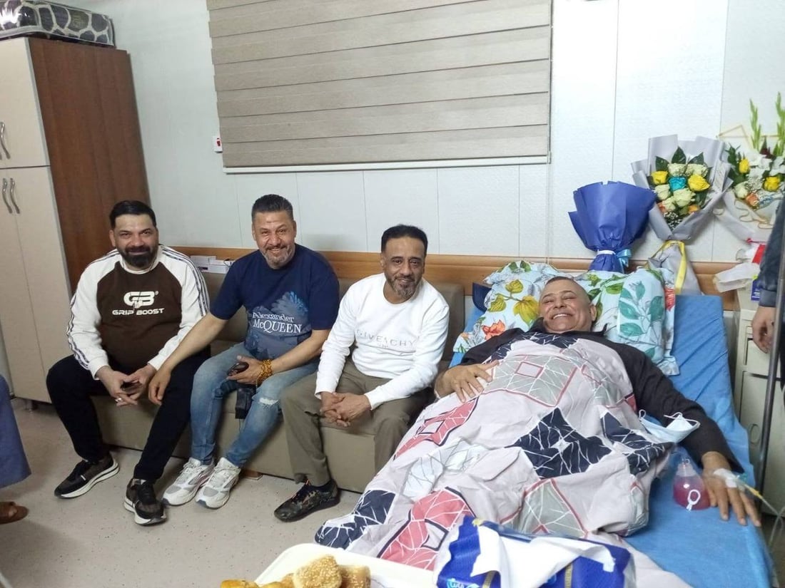“رعد الناصري بخير”.. وفد من نقابة الفنانين يزوره في المستشفى (صور)