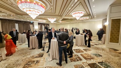 حاکم رزگار و پلاسخارت خەڵاتی ماندێلایان وەرگرت