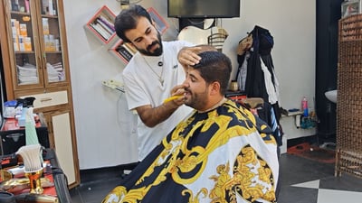 سەرتاشێکی دەنگخۆش بە گۆرانیەکانی زیاد ئەسعەد برینەکانتان دەکولێنێتەوە