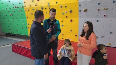 چیرۆکی ئەو دوو شاخەوانەی بە هەڵواسراوی ئاڵقەیان گۆڕییەوە