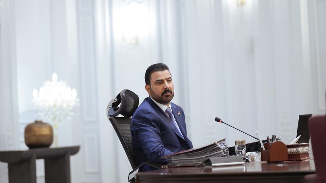 الزيدي اختار الحل الأسهل وتجاهل الفساد والاستنزاف والهدر في ماليته العامة – خبير