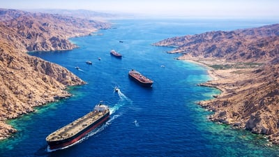 ئێران هاتوچۆ بە تەنگەی هورمز سنووردار دەکات