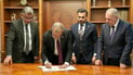 وزير التخطيط يوقع رسمياً رفع المستوى الإداري لأم قصر إلى قضاء