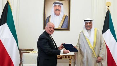 العراق يسلم الكويت دعوة رسمية لحضور القمة العربية في بغداد