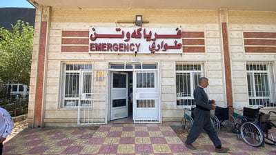 کارمەندێکى تەندروستى دەبێتە فریادڕەسى ژیانى منداڵێک