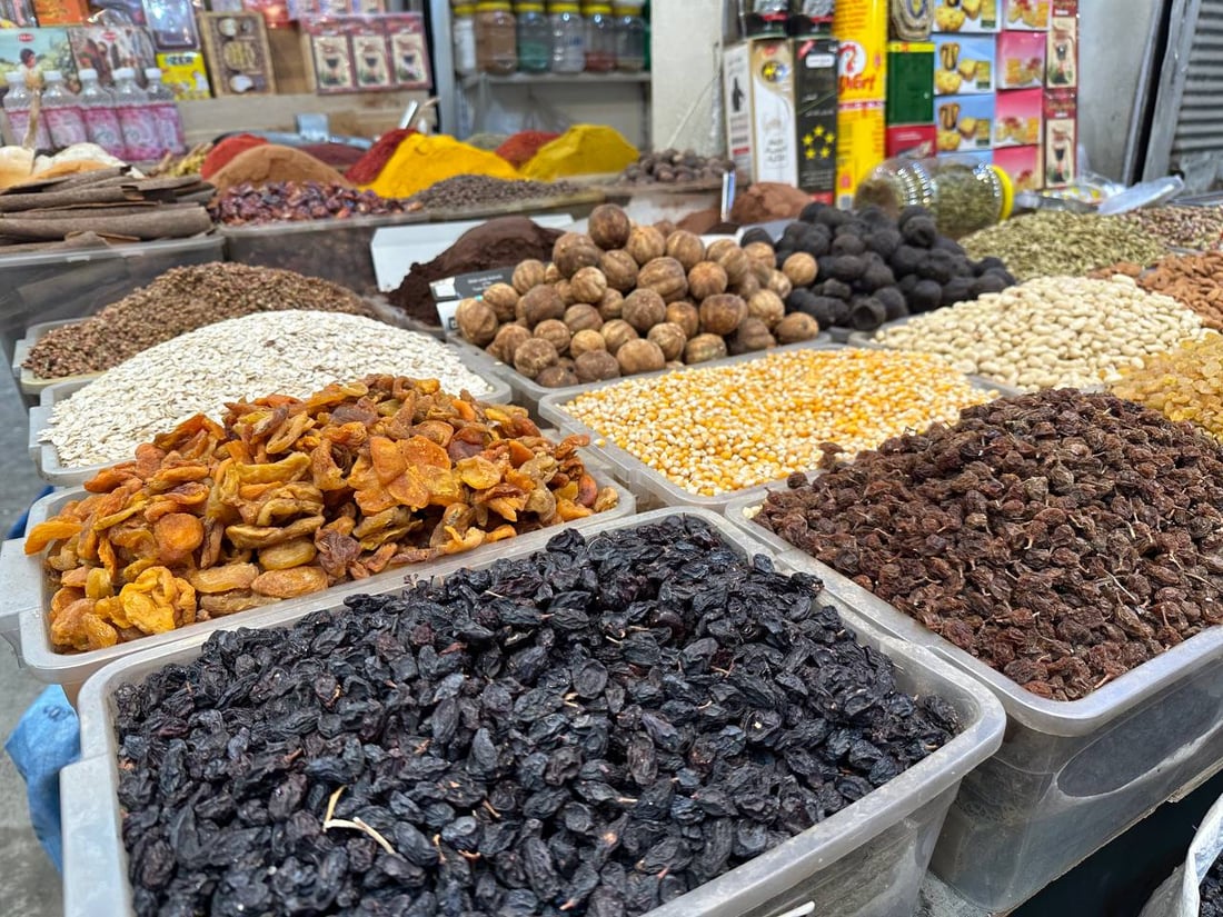 صور من سوق عطاري الموصل: جمعة شعبان الأخيرة الأكثر إقبالاً على شراء التوابل