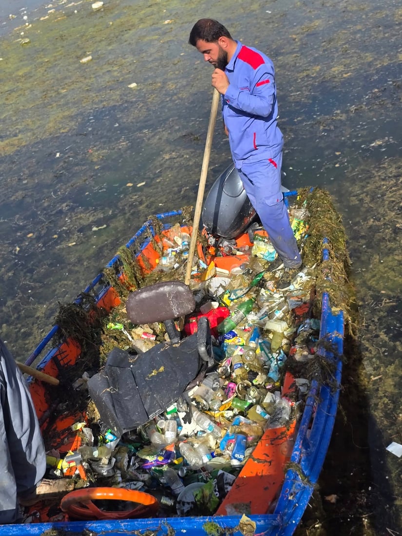 بوو به‌ 12 جار به‌نداوى سه‌روچاوه‌ پاكده‌كرێته‌وه‌ و گه‌شتیارانیش پیسی ده‌كه‌نه‌وه‌