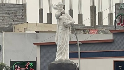 صور: صدمة في بعقوبة بعد تلوين نصب الفلاحة بالأبيض.. أين ذهبت الأيقونة الذهبية؟