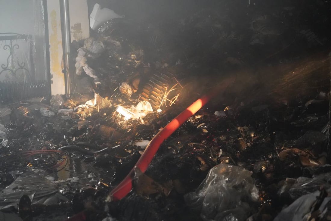 صور: النيران التهمت مخازن الإسكافية في سوق العشار وسط البصرة