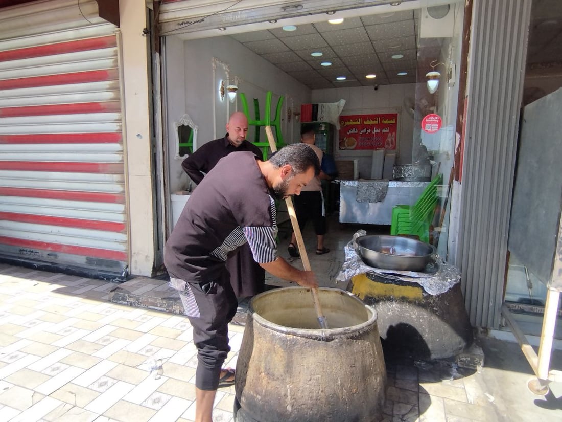 صور: مواكب الحلة تطلب القيمة النجفية بالدليفري.. توزع مجاناً على العوائل (صور)