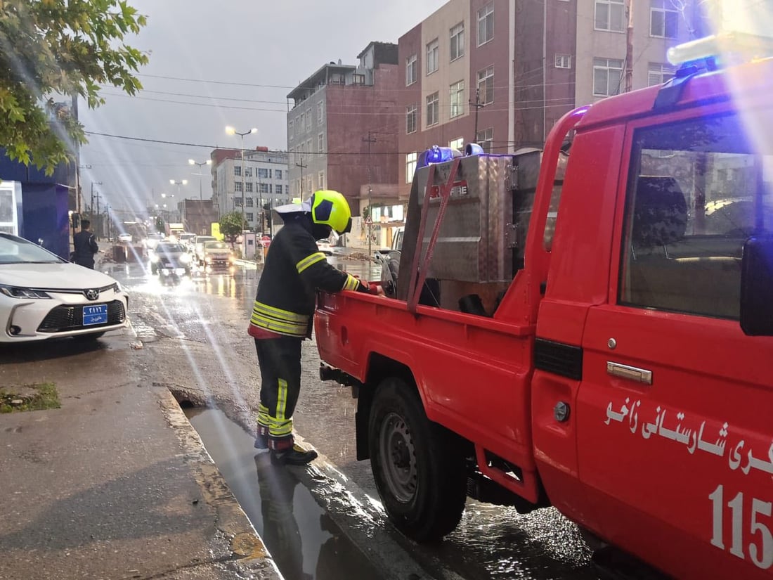 لە زاخۆ لافاو زیانی بە ژمارەیەک ئۆتۆمبێل و خانوو گەیاند