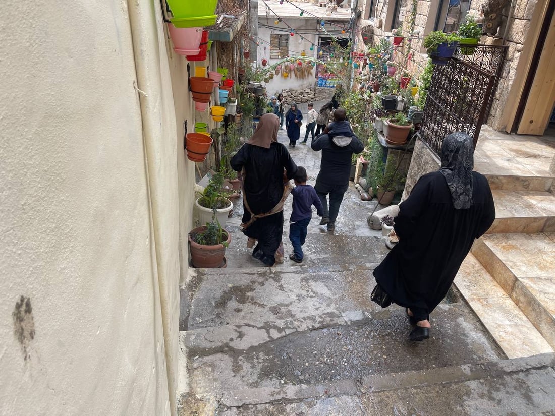 صخرية ومعرضة للانهيار.. لقطات ساحرة من عقرة لبيوت عمرها 1700 عام