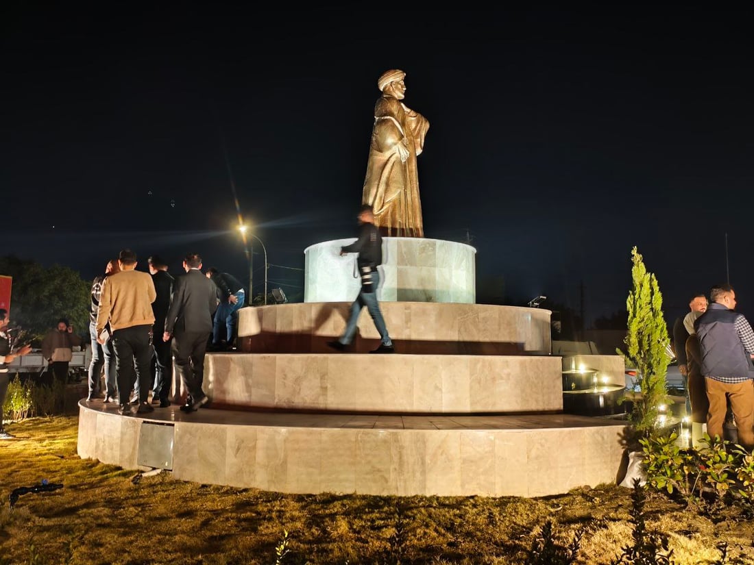 صور: الحلة تزيح الستار عن مؤسسها “صدقة بن مزيد” بحضور المحافظ وأمير بني أسد