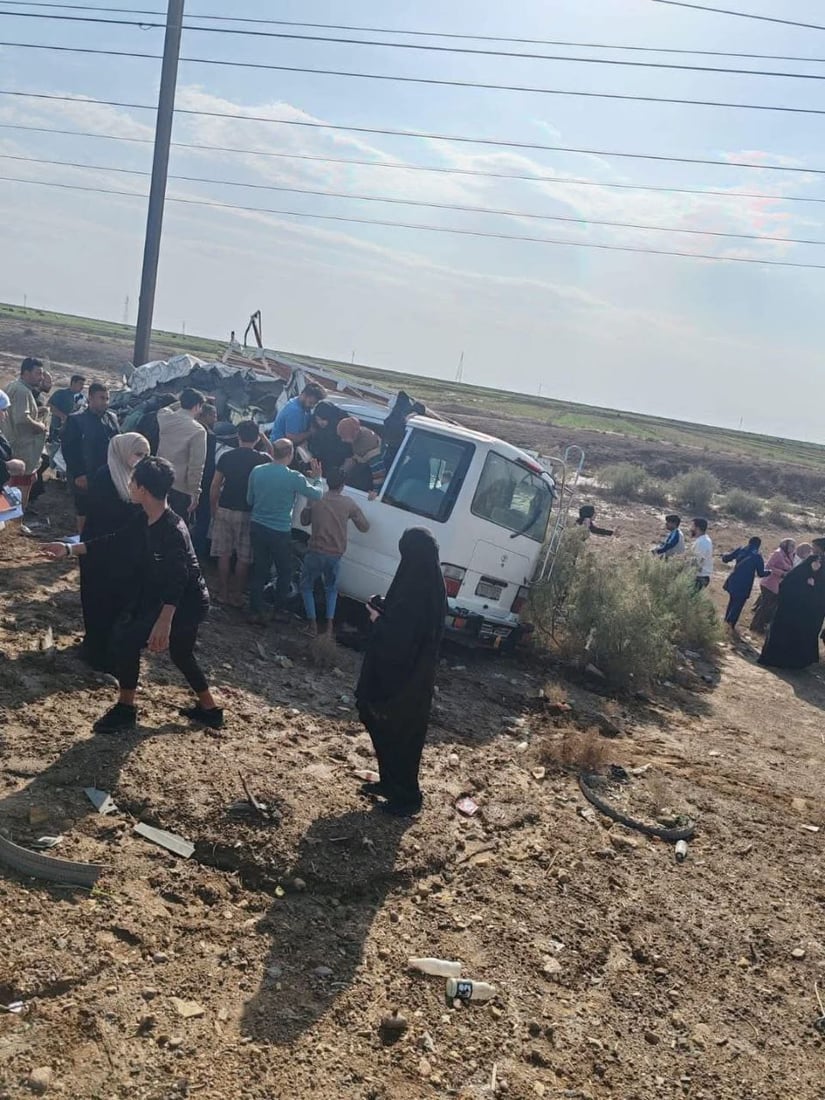 وفاة طالبة جامعية وإصابة 13 أخريات في حادث مروع على طريق المجر قلعة صالح (صور)