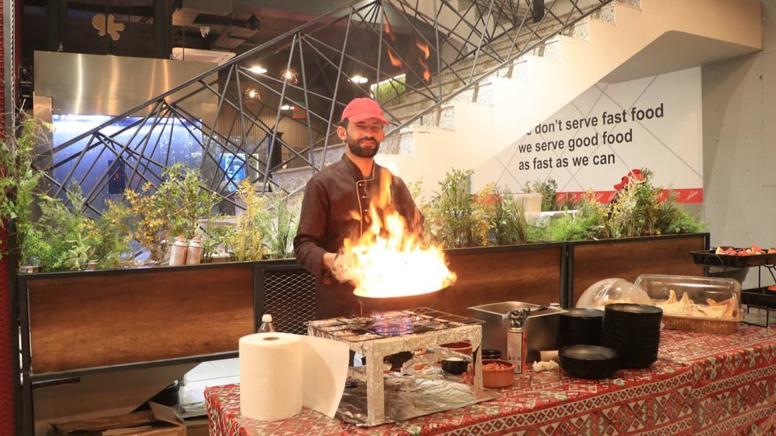 سحور الكوت.. 40 طبقاً عند جعفر الخاصكي في “فود هاوس” بـ 8 آلاف للشخص (صور)